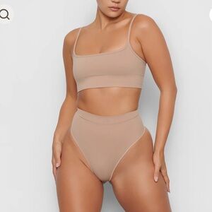 SOLDDDD
Skims shapewear